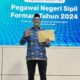Guru MTsN 3 Tanah Datar Terima SK PNS