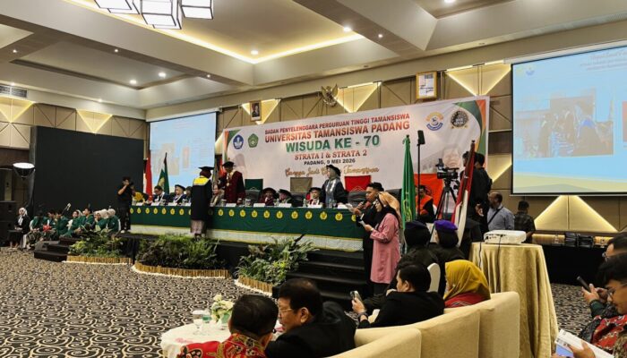 Wisuda ke-70 Unitas Padang Lahirkan 80 Lulusan, Mahasiswa Berprestasi Turut Diapresiasi