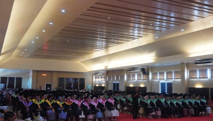 200 Lulusan Ikuti Wisuda Ke-4 Universitas Mercubaktijaya