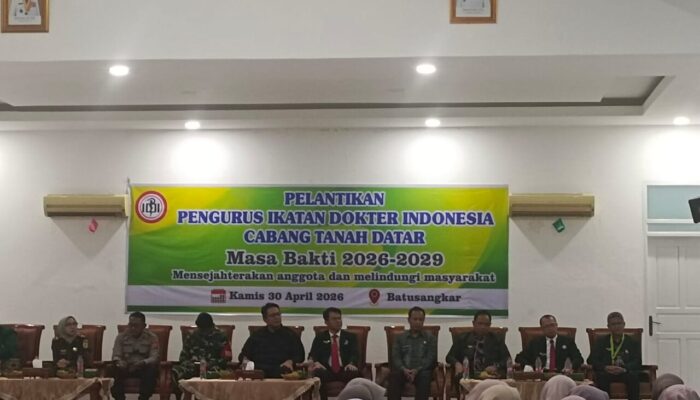 IDI Tanah Datar Dilantik, Wabup Ahmad Fadly Tekankan Peningkatan Layanan Kesehatan Masyarakat