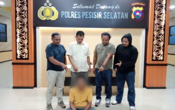 Digerebek Dini Hari, Polisi Temukan 90 Paket Sabu di Tangan Pria Asal Sutera