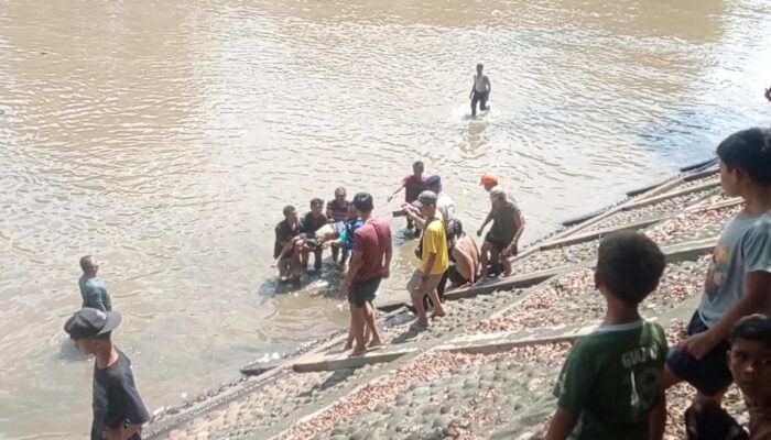 Cari Rongsokan, Pria di Padang Tewas Tenggelam di Banjir Kanal