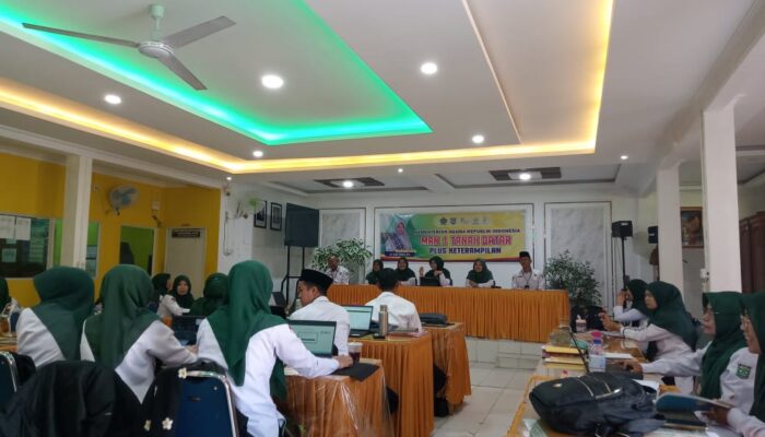 Penentuan Kelulusan Siswa Kelas XII, MAN 1 Tanah Datar Gelar Rapat Dinas