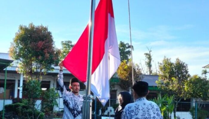 Peringati Hardiknas, MAN 1 Padang Panjang Teguhkan Komitmen Pendidikan Bermutu