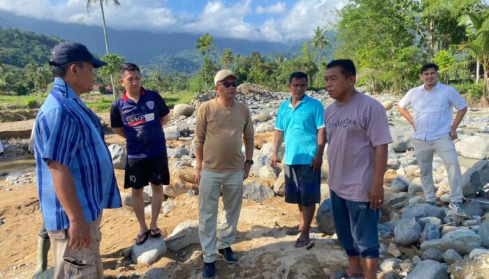 Sungai Batang Guo Meluap Lagi, Evi Yandri Turun Langsung Bersama OPD