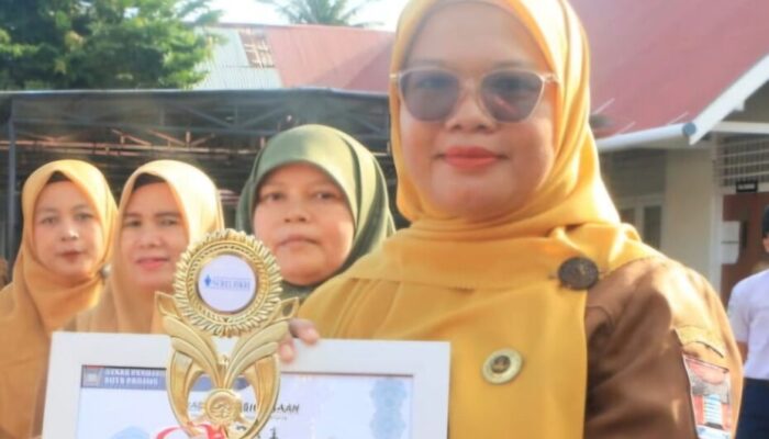 SMPN 30 Padang Raih Penghargaan Kepala Laboratorium Terbaik pada Hardiknas 2026