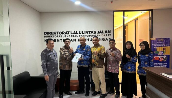 Jemput Bola ke Kemenhub, Hendrajoni Perjuangkan Bus Sekolah dan Fasilitas Keselamatan Jalan untuk Pessel