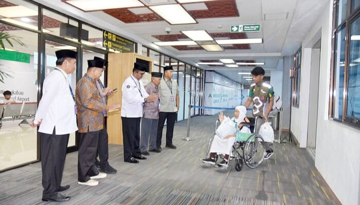 Pemko Pariaman Sambut Kepulangan 133 Jemaah Haji dengan Penuh Haru