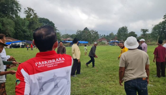 Ratusan Peserta Ramaikan Lomba Layang-Layang Baradaik di Ganting PPT