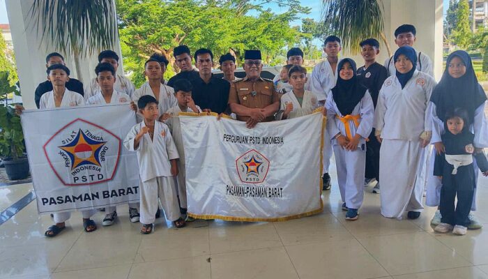 Bupati Yulianto Lepas 23 Atlet PSTD Pasbar di Kejurnas Pencak Silat Rektor UNP Championship 2026