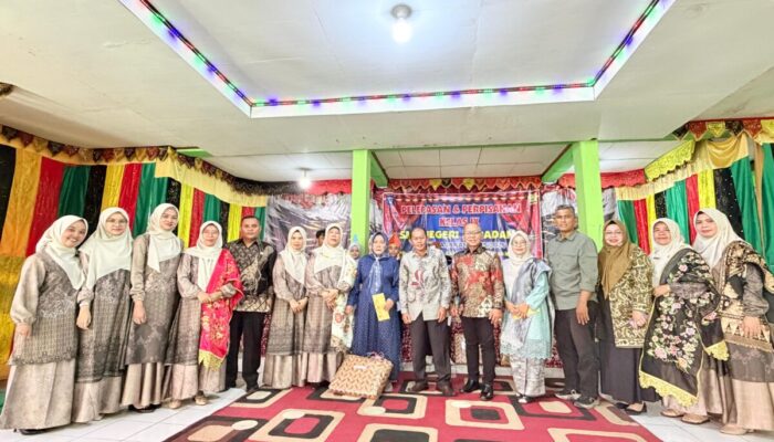 SMPN 11 Padang Gelar Perpisahan Kelas IX Angkatan 2026 dan Penghormatan Guru Purnabakti