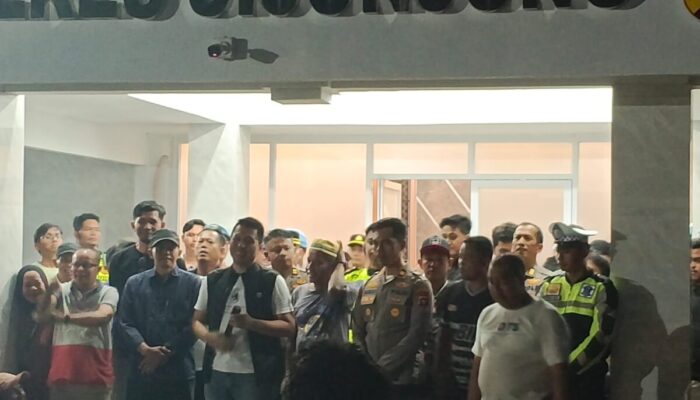 Akibat LSM Nakal, Ribuan Warga Geruduk Mapolres Sijunjung