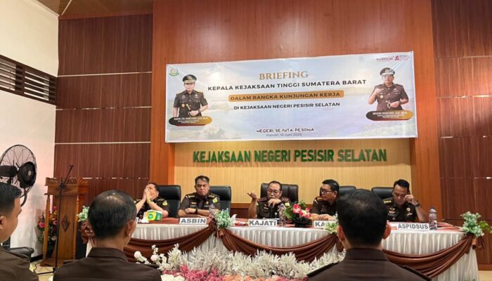 Kajati Sumbar Tinjau Kejari Pessel, Tekankan Peningkatan Kinerja dan Jaga Marwah Institusi