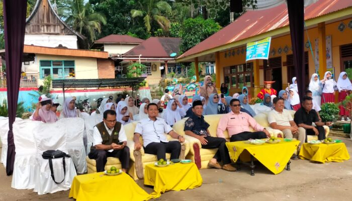 Haru dan Penuh Makna, SDN 01 Halaban Lepas 16 Murid dan Dua Guru Purna Tugas