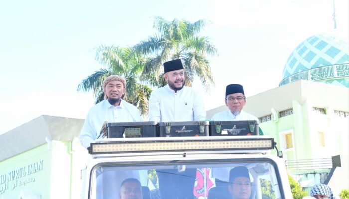 Ribuan Warga Padang Semarakkan Parade Tauhid, Fadly Amran: Momentum Hijrah Perkuat ABS-SBK dan Smart Surau