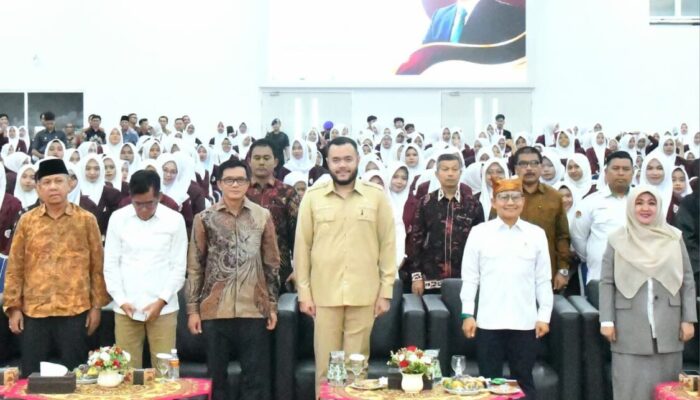Fadly Amran Lepas 2.530 Mahasiswa KKN UIN Imam Bonjol, Ajak Jadi Penggerak Perubahan di Tengah Masyarakat
