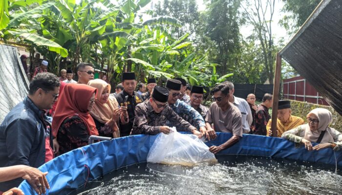 Dinas Sosial Sumbar Serahkan Bantuan UEP untuk Panti Asuhan Putra Aisyiyah Nanggalo