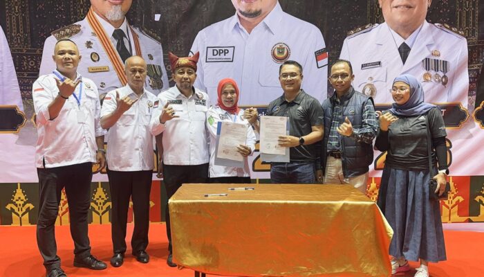 Bank Nagari Perkuat Sinergi dengan IKM Melalui Penandatanganan PKS Pengelolaan Keuangan dan Layanan Perbankan
