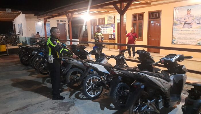 Lakukan Patroli, Polsek Sungai Rumbai Amankan Belasan Sepeda Motor Berbagai Pelanggaran