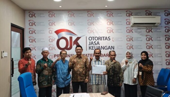 OJK Restui Penggabungan BPR Swadaya Anak Nagari dan BPR Ophir, Perkuat Industri Perbankan di Sumbar