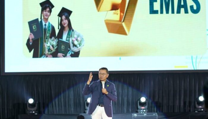 Lewat CEO Talks di Universitas Andalas, Direktur Pegadaian Ajak Generasi Muda “Beli Masa Depan dengan Harga Hari Ini