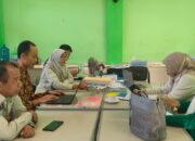 Pengawas Madrasah Nuryasni Laksanakan Monev ASAS MTsN 1 Padang