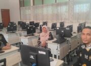 Pendamping Satuan Pendidikan MTsN 2 Padang Berikan Pembinaan kepada Guru Informatika