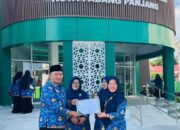 Dr. Lainah, Kepala MAN 1 Padang Panjang Raih Penghargaan Personal Branding Kreatif