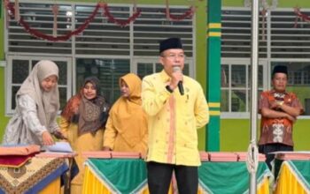 Penerimaan Rapor Siswa MTsN 2 Solok Bertabur Penghargaan