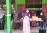Penyerahan Rapor Siswa MTsN 4 Sijunjung, Pemuncak Dapat Penghargaan