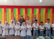 Program Lebaran Yatim dan Disabilitas, MAN Dharmasraya Berikan Santunan kepada Siswa