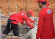 PT Semen Padang dan Yayasan Buddha Tzu Chi Latih 20 Tukang Pemasangan Sepablock