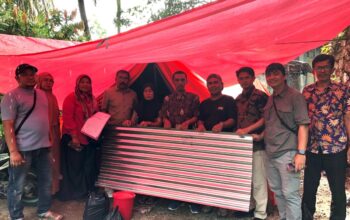 PT Semen Padang Salurkan Bantuan untuk Korban Kebakaran di Batu Gadang