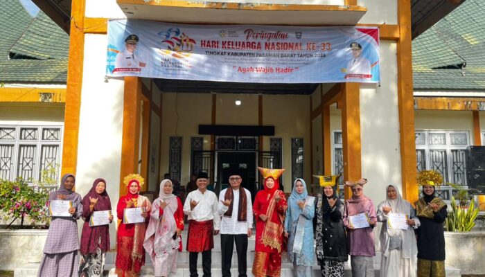 Sekda Doddy Pimpin Upacara Harganas ke-33 di Pasbar, Tekankan Peran Ayah dalam Membangun Generasi Berkualitas