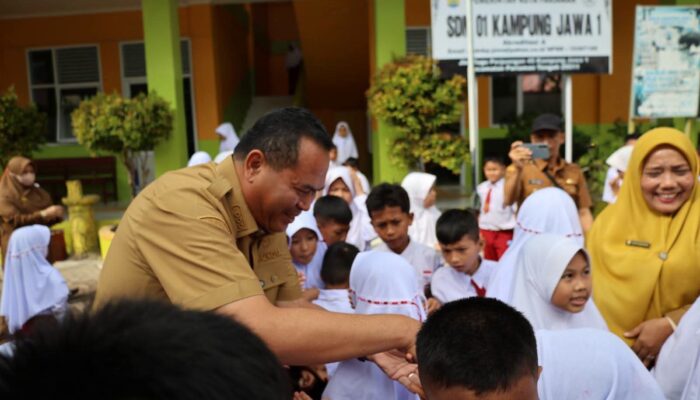 Pastikan Progres Pengerjaan Fasilitas Berjalan Lancar, Wako Pariaman Tinjau Sejumlah Sekolah