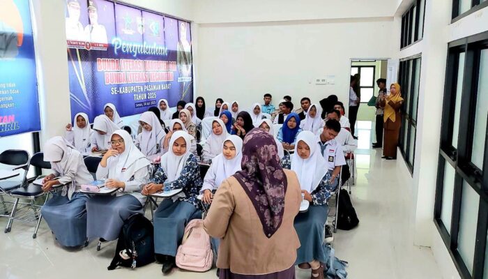 50 Pelajar Pasbar Ikuti Pembekalan Lomba Resensi Buku Berbasis Koleksi Perpustakaan