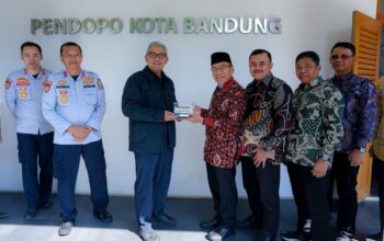 Modernisasi Retribusi, Pemko Padang Adopsi Sistem Parkir Nontunai Bandung