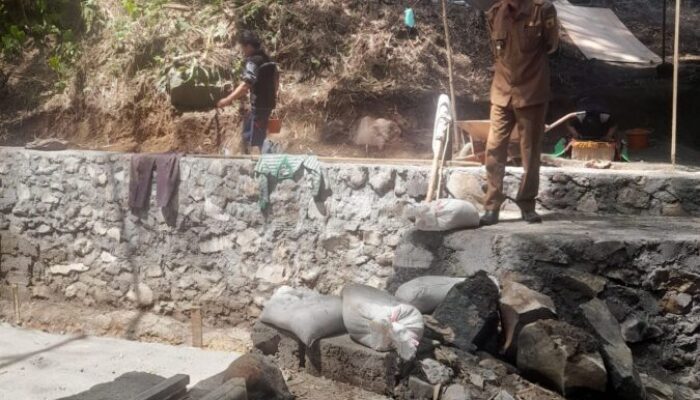 Wali Nagari Batipuah Ateh Tinjau Pembangunan Irigasi Swakelola, Harapkan Tingkatkan Produktivitas Pertanian