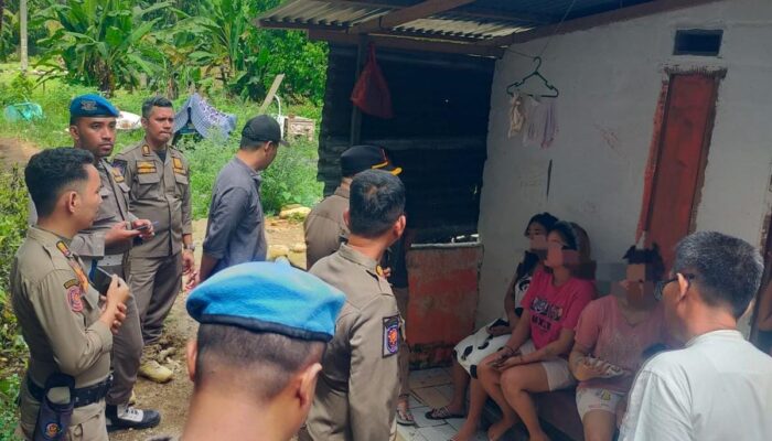 Satpol PP Agam Amankan Enam Perempuan dan 10 Botol Miras dalam Razia Pekat