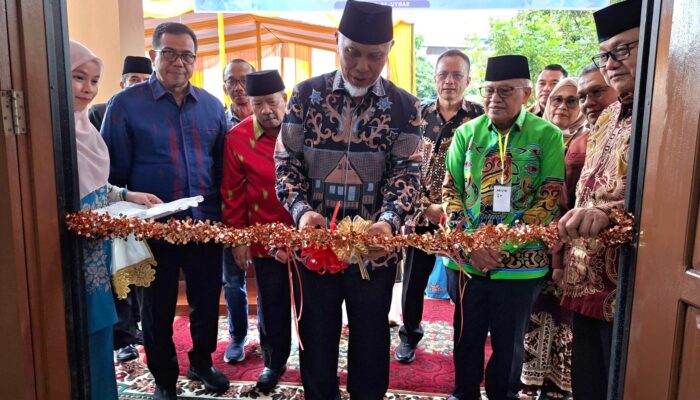 Gubernur Sumbar Resmikan Asrama Putri SMAN 1 Bukittinggi, Perkuat Pendidikan Karakter
