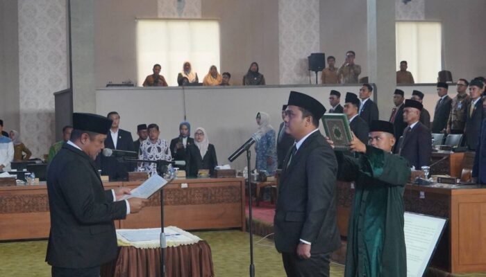 Fasli Aulia Resmi Dilantik sebagai Anggota DPRD Dharmasraya Pengganti Antar Waktu