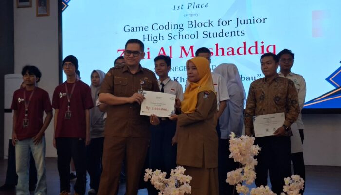 Guru SMPN 35 Padang Raih Juara III PIAGEX 2026, Karya Password Defender Harumkan Nama Sekolah