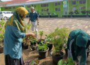 Jelang Tahun Ajaran Baru, MTsN 5 Padang Intensifkan Kegiatan Sadar Lingkungan