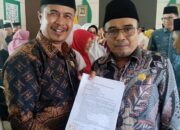 Kepala MAN 4 Tanah Datar Tanda Tangani Kontrak Prestasi