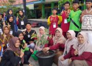 Rika Maria Bersama Peserta Matamuda MAN 1 Tanah Datar Tanam Pohon, Wujud Madrasah Peduli Lingkungan Berbasis Ekoteologi