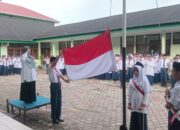 Murid MTsN 2 Padang Diberi Piagam Penghargaan