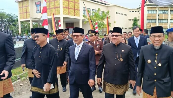 Ketua DPRD Sumbar Muhidi Hadiri Paripurna Hari Jadi Kota Padang ke-357