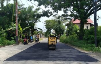Dinas PUPR Kota Padang Tambal Jalan Rusak di Tiga Kawasan Strategis