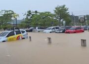 Hujan Deras, Banjir Rendam Sejumlah Kawasan di Padang, BPBD Turunkan Tim Evakuasi Warga