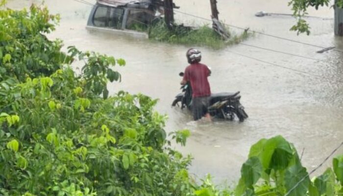 Diguyur Hujan Sejak Pagi, Banjir Meluas di Sumbar, Padang Terparah